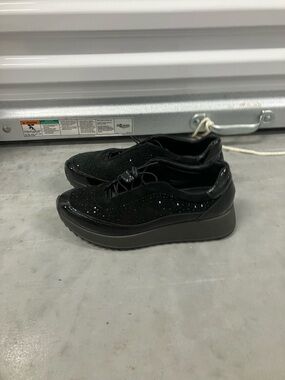 Enval Soft black rhinestone sneakers